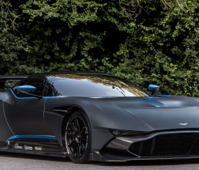 小孩子发烧睡觉哭闹（孩子发烧睡一会儿就哭醒了）