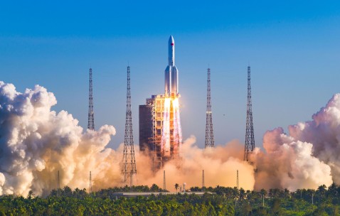 怀孕初期腹痛有红色分泌物（怀孕初期腹痛有红色分泌物怎么办）