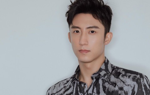 小孩发烧到40度可以熬夜吗（幼儿发烧40度可以让她睡吗）