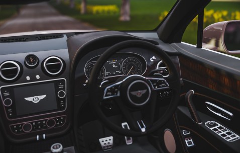 宝宝肚子胀气发热呕吐（宝宝肚子胀呕吐发烧怎么办）