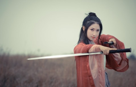 怀孕初期肚脐以下胀（怀孕初期肚脐以下胀痛怎么办）