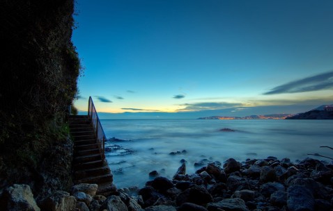 怀孕初期没食欲总是饿难受怎么办（怀孕初期没有食欲还老是饿）